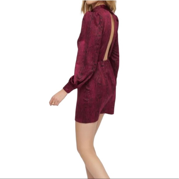 Purple snake print open back mini dress - Picture 2 of 12